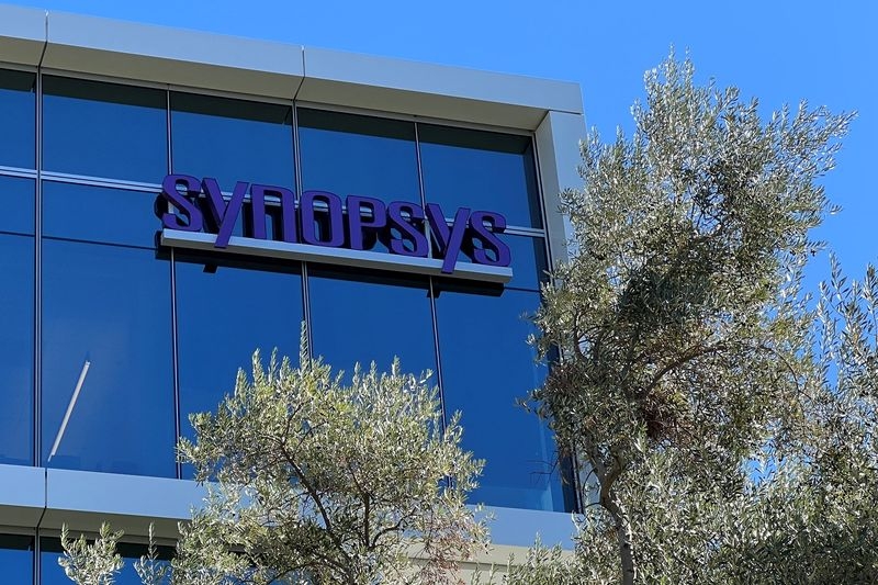 Exclusive-Synopsys halts China sales due to US export restrictions, internal memo shows