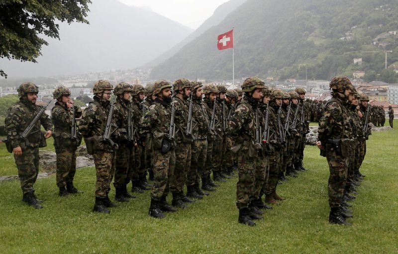 Swiss could contribute to peacekeeping in Ukraine, army chief says