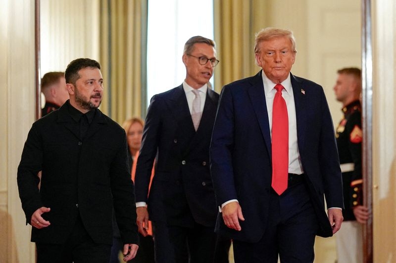 Trump says US may provide air support to back a Ukraine peace deal