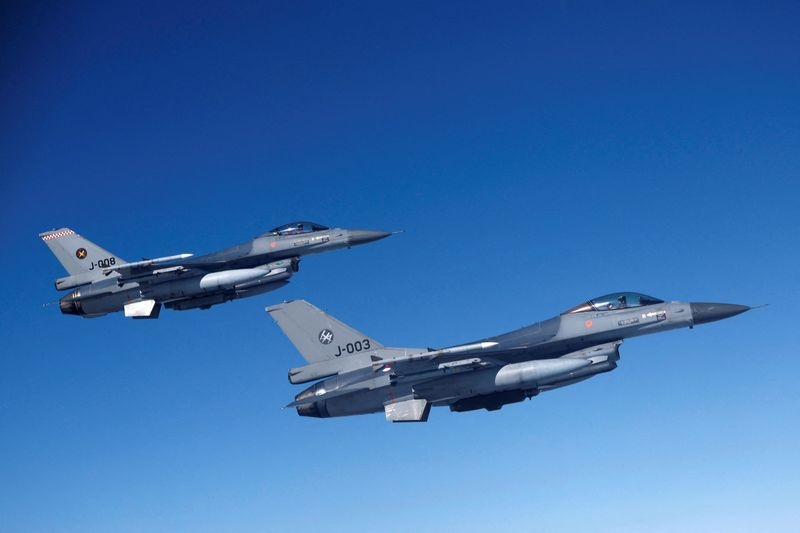 Colombia to decide which NATO fighter jets to buy within months, minister says