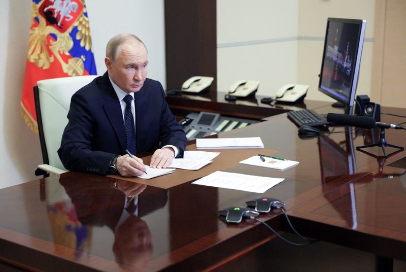 Putin is ready to help Trump on Iran nuclear negotiations, the Kremlin says