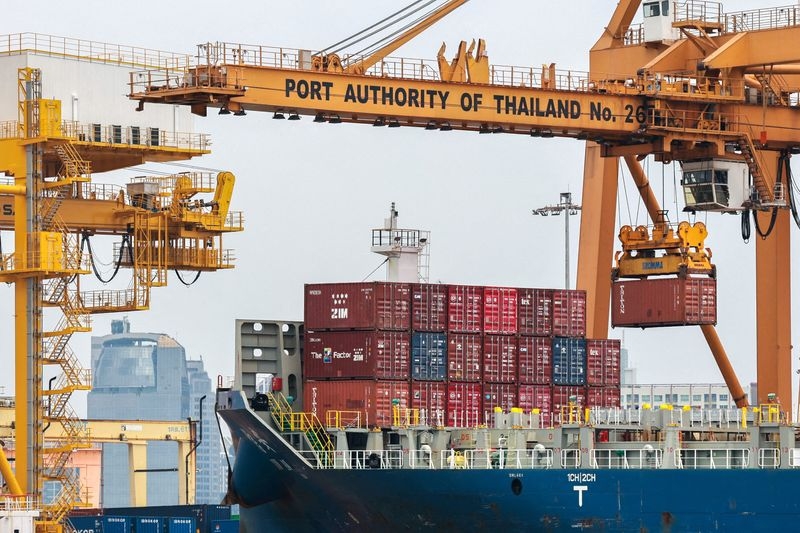 US exits carbon talks on shipping, urges others to follow