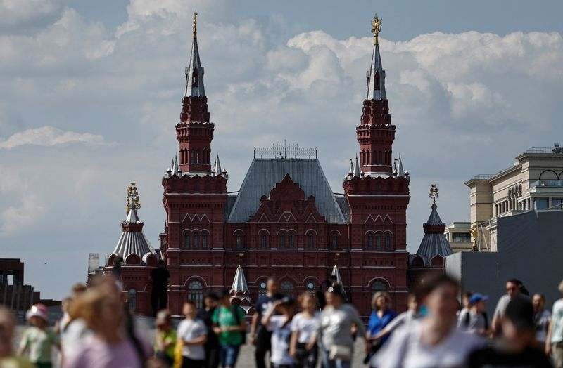 Russia advises it citizens against travel to Iran and Israel