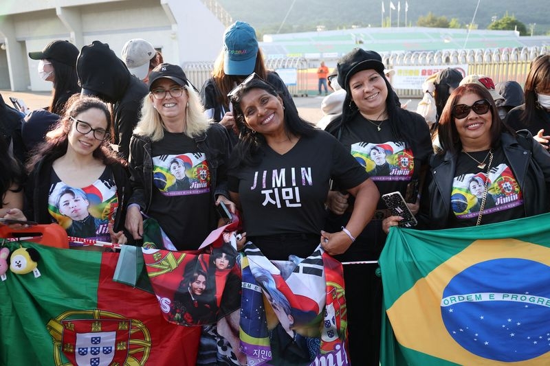 International K-pop fans thrill to prospect of BTS reunion