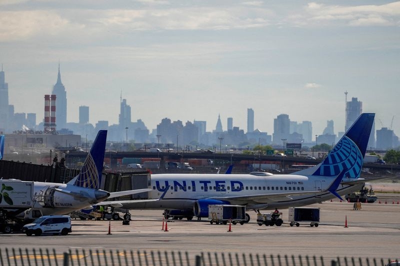 Newark air traffic operations improving with flight cuts, US says
