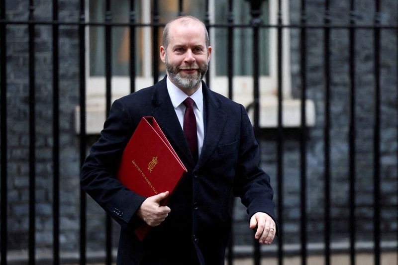 UK trade minister to meet USTR Greer to discuss implementing tariff deal