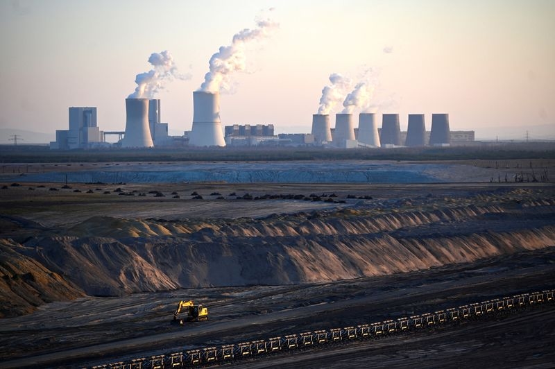 Factbox-Cancelled and postponed green hydrogen projects