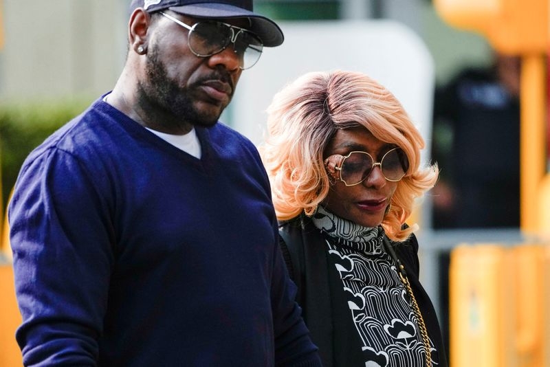Sean 'Diddy' Combs dangled Cassie's friend off balcony, jury hears