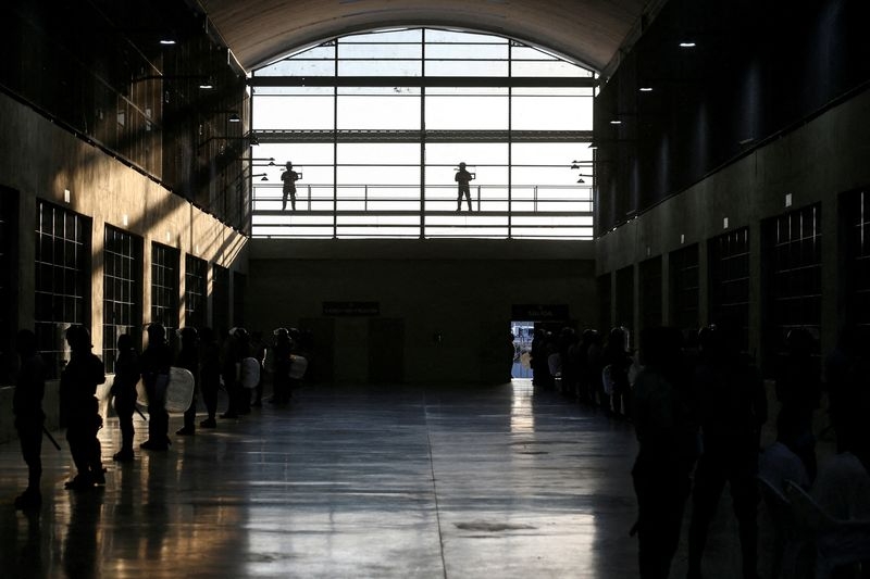 Hundreds of Venezuelans deported to El Salvador have right to challenge detention, judge rules