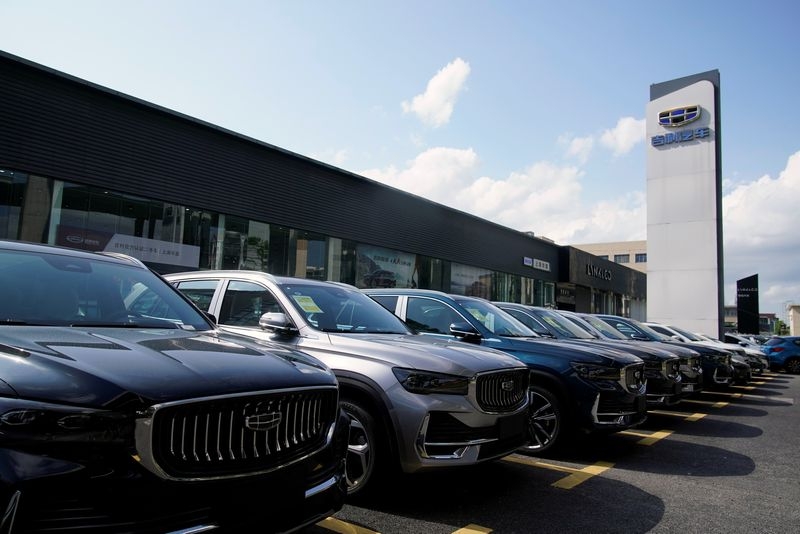 Chinese automakers build significant leads in zero-emission vehicle market, research finds