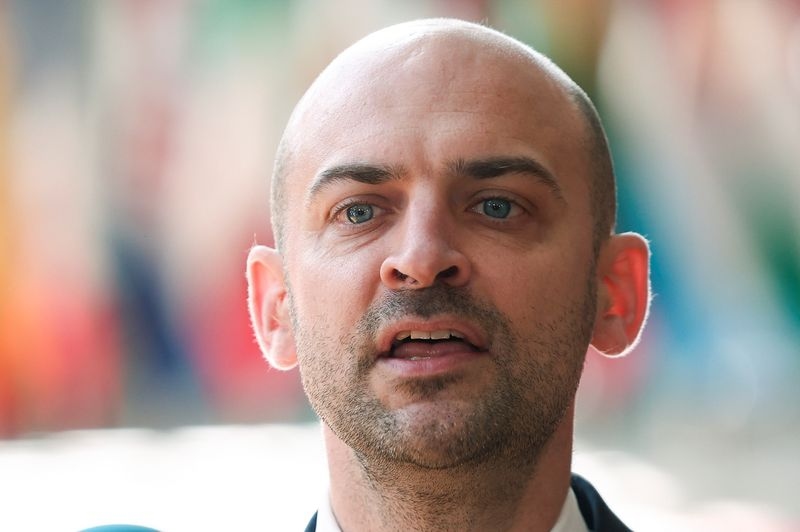 French official tells paper Arab countries will condemn Hamas, trying to get Palestinian statehood recognized