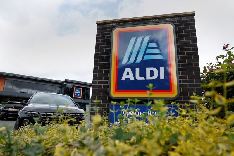 There is no UK supermarket price war, says Aldi boss