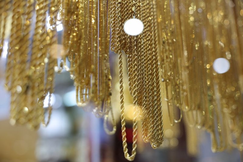 Gold steadies as easing US-EU trade tensions cap gains