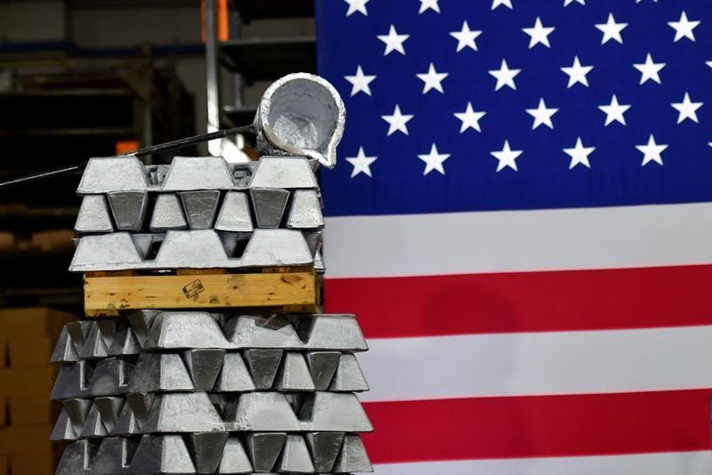 Analysis-Aluminium producers in the US win from Trump's tariffs
