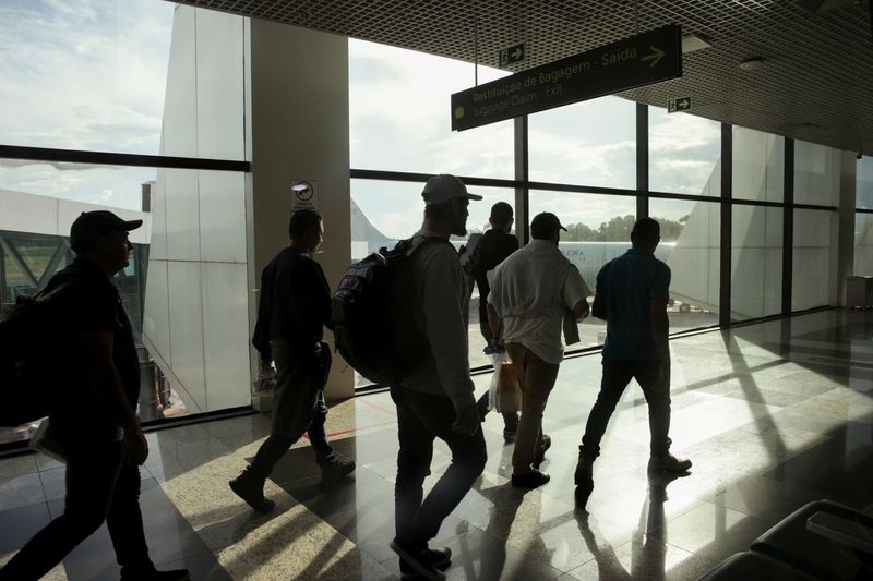 Brazil, U.S. officials agree to discuss how deported migrants are treated
