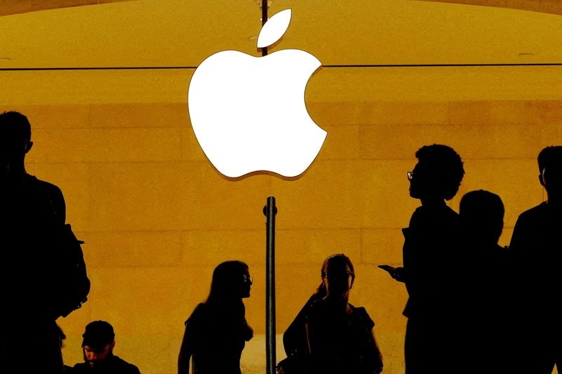 UK antitrust body raises concerns about Apple and Google's mobile browsers