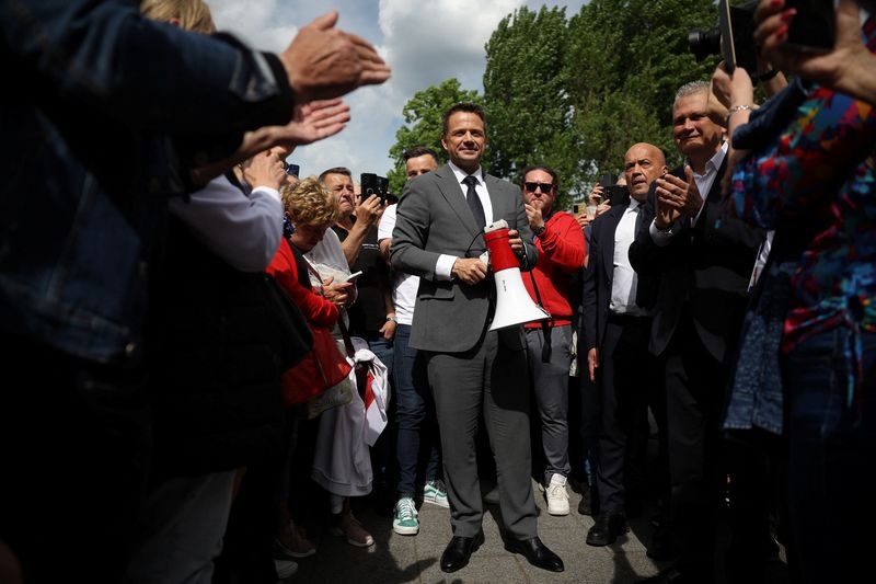 Polish presidential election to test if PM's pro-EU vision is Trump-proof