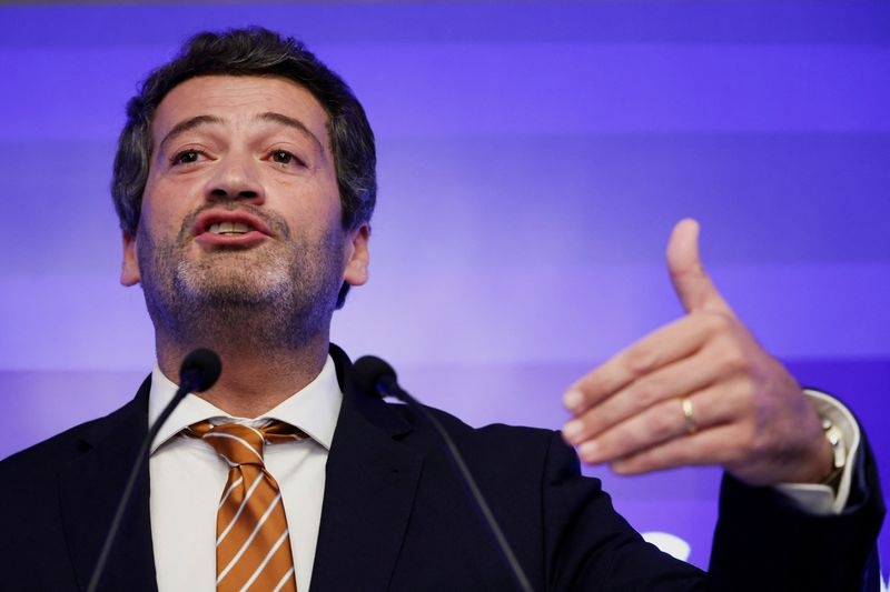 Portugal to investigate far-right leader over anti-Roma remarks