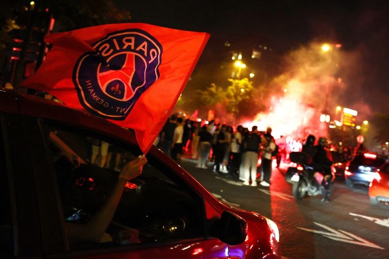 Two dead and 500 arrested in France during PSG win celebrations
