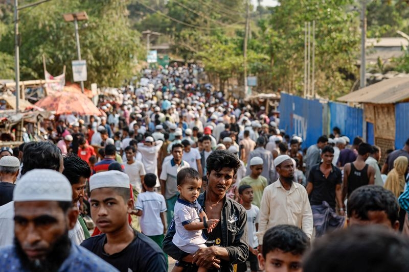Wars now displace over 122 million people as aid funding falls, UN says