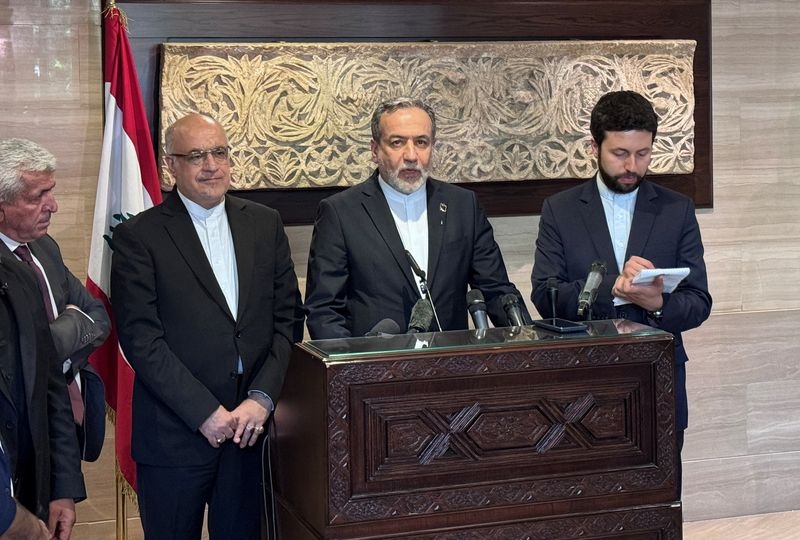 Iran seeks to turn 'new page' in ties with Lebanon