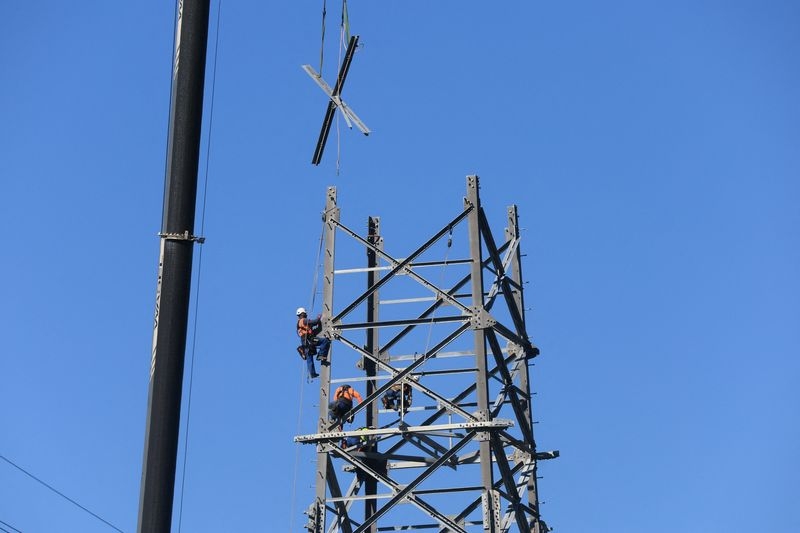 Germany should consider splitting power market, EU network operators say