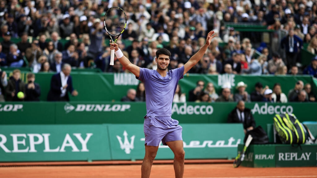 Defending champion Alcaraz zaps Zeppieri to reach second round at French Open