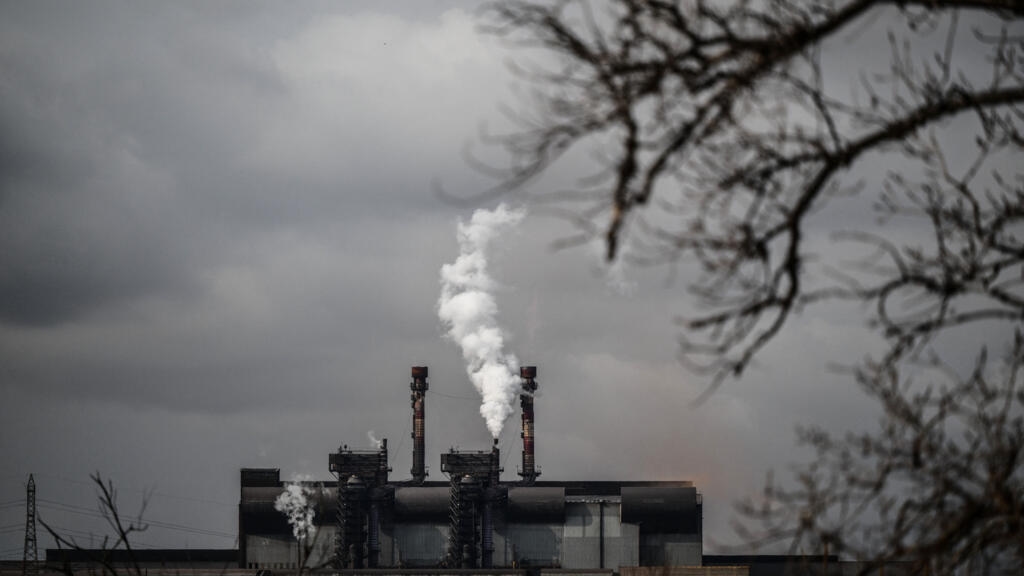 Campaigners hail move to prosecute owners of French steelworks over pollution