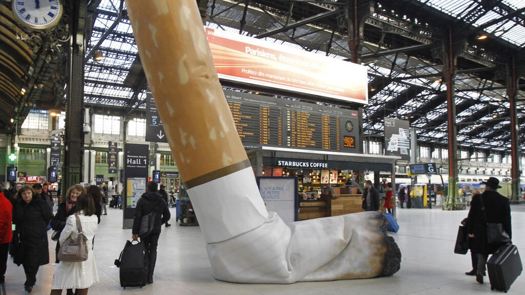 Calls for France to follow UK with generational tobacco ban