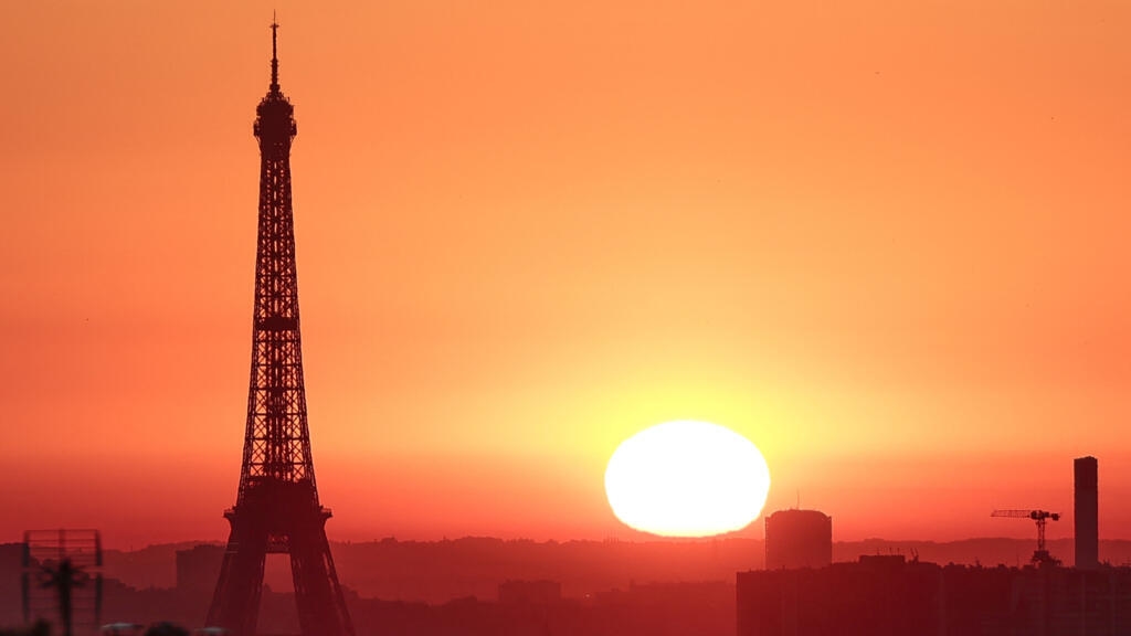 Wake-up call for France as climate experts push for new action on emissions