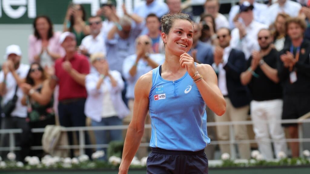 French Open debutante Boisson stuns Pegula to reach last eight