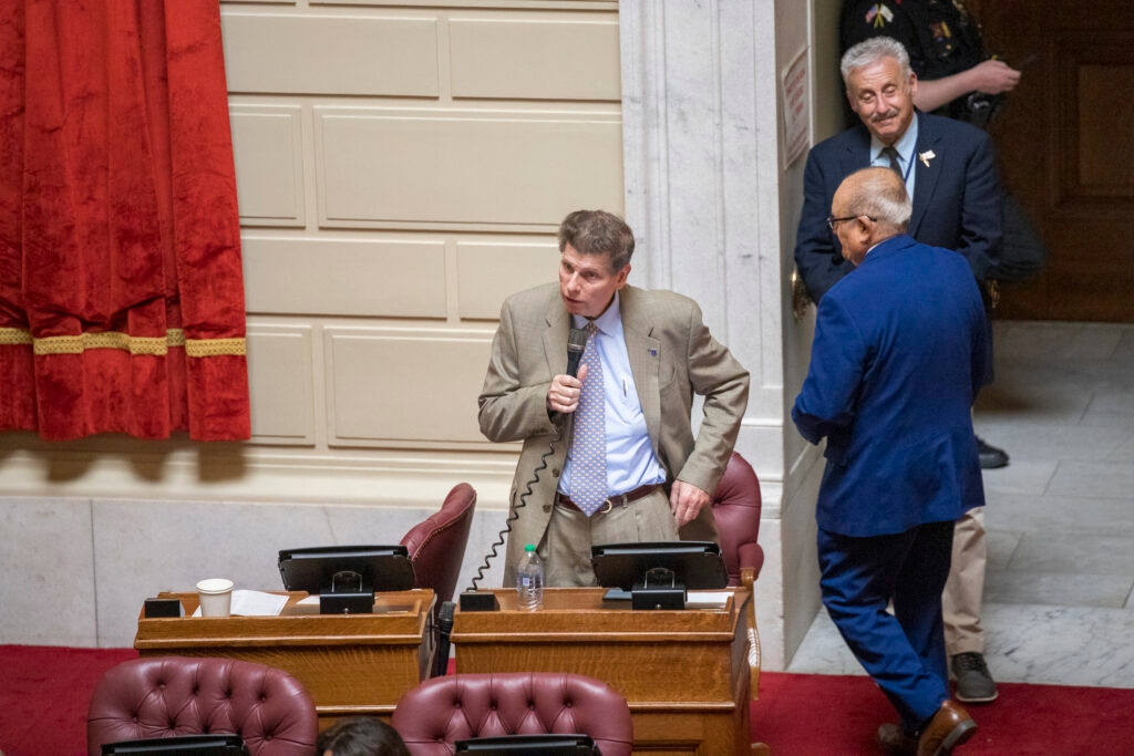 Kratom regulation bill clears Rhode Island House