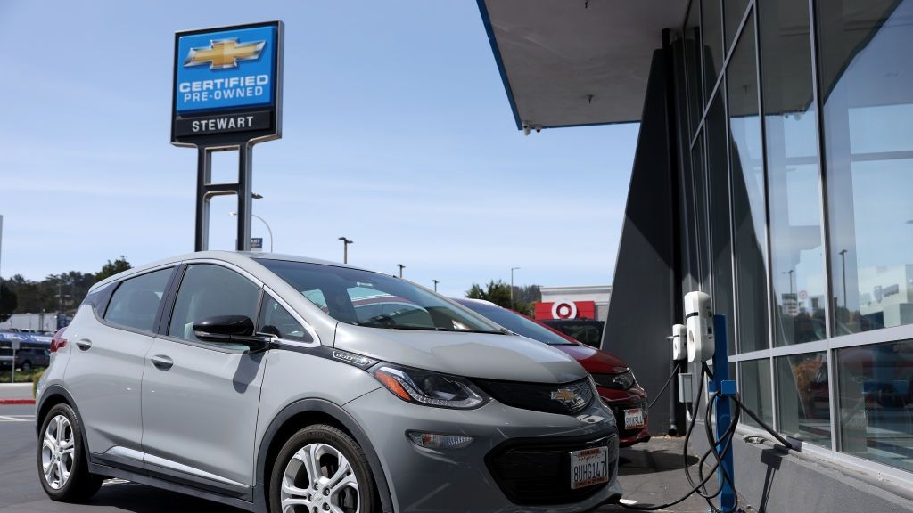Senate Republicans Propose $1000 EV Tax to Pay for Road Repair