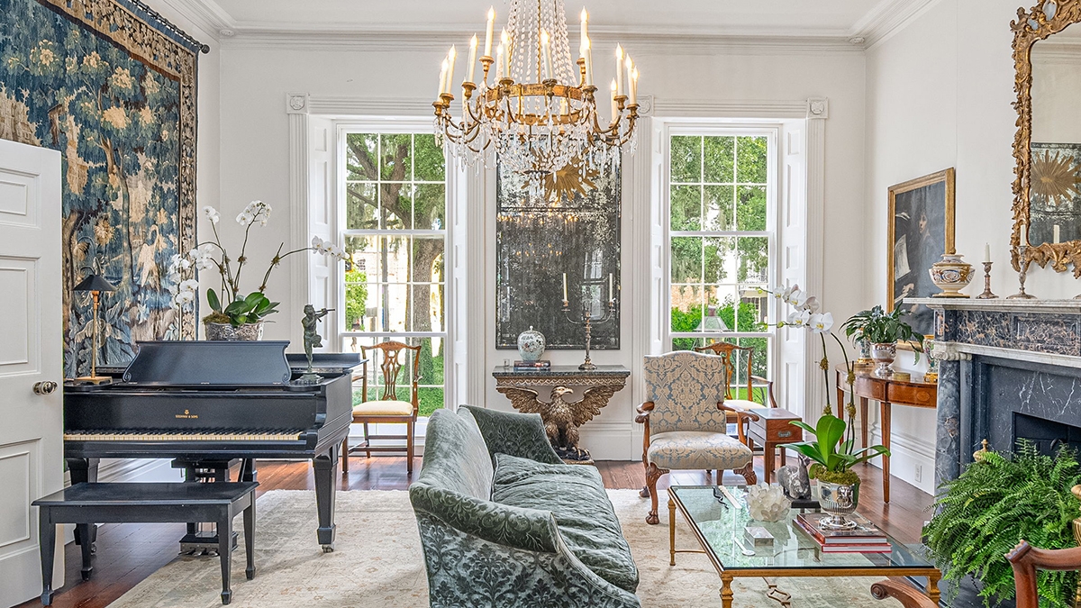 A 19th-Century Savannah Mansion With Film and Literary Ties Can Be Yours for $4.3 Million