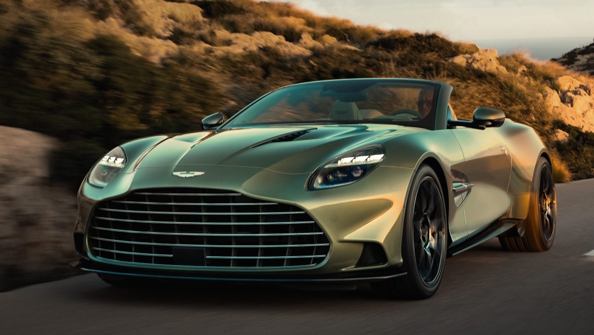 The New Aston Martin Vanquish Volante Is the World's Fastest Front-Engine Convertible