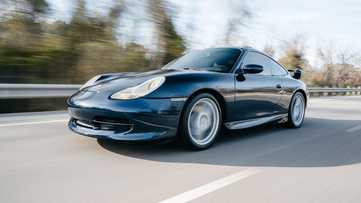 A 1999 Porsche 911 ‘996' Carrera Coupe in Photos