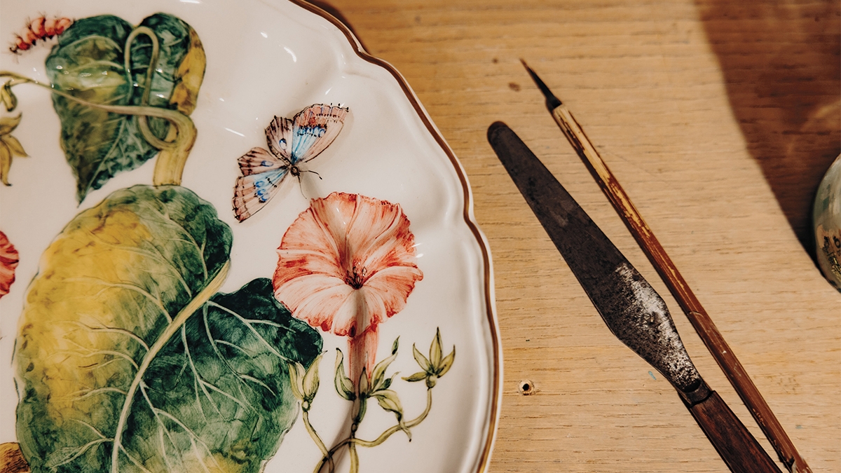 How Laboratorio Paravicini Creates Its Hand-Painted Ceramic Plates
