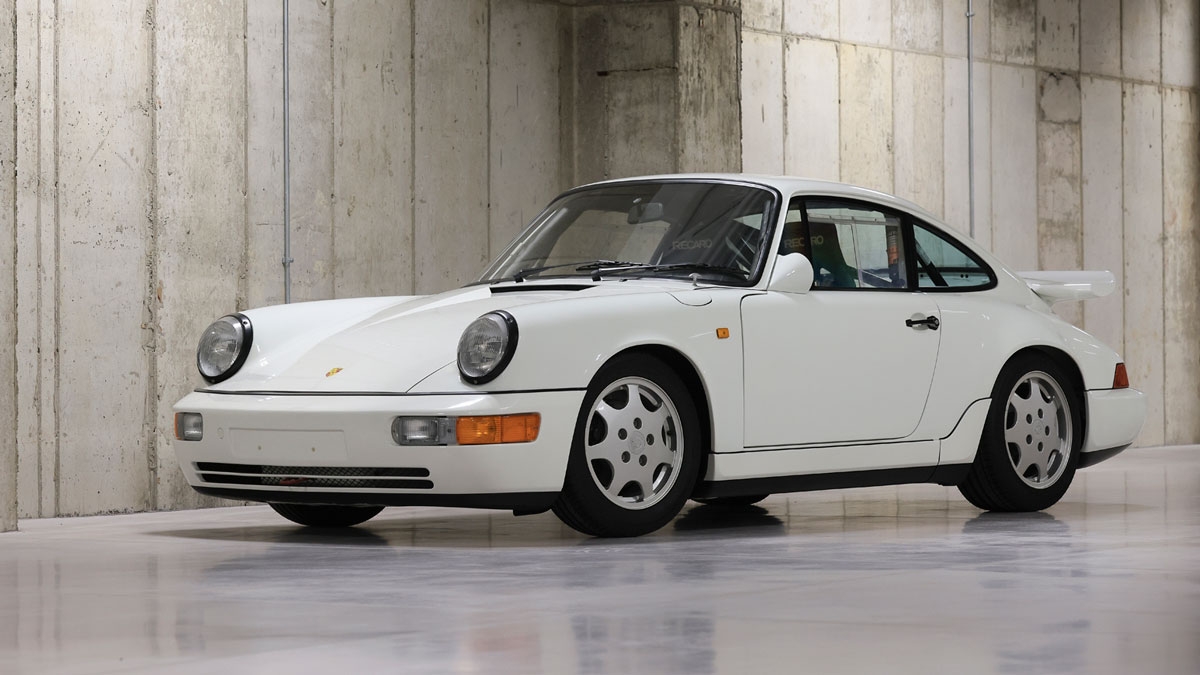 A 1991 Porsche 964 Carrera 4 Leichtbau in Photos