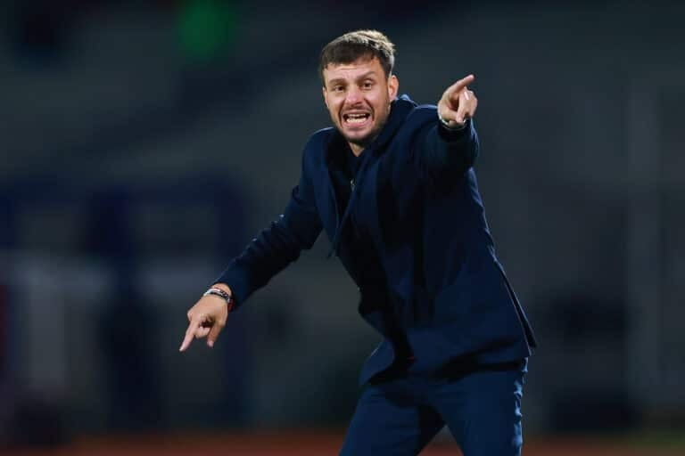 Porto coach Martin Anselmi reacts to first leg vs Roma