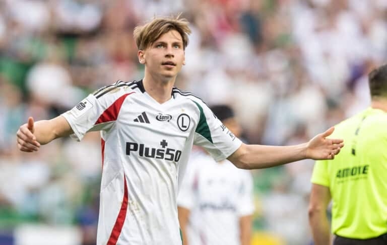 Sky Sport: Roma continue talks for Ziolkowski