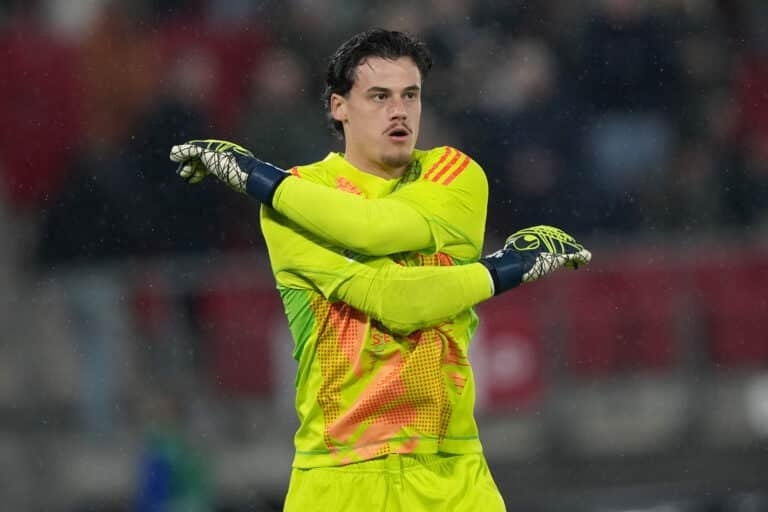 Napoli tracking Mile Svilar as Meret's replacement