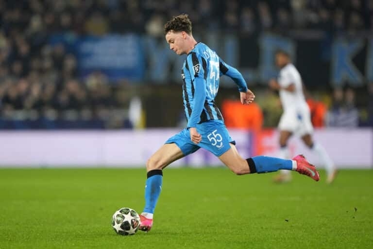 Roma formulate first offer for Maxim De Cuyper