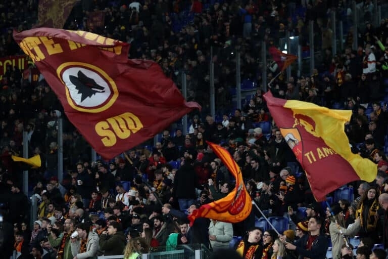 Roma ultras display fascist message during Monza match