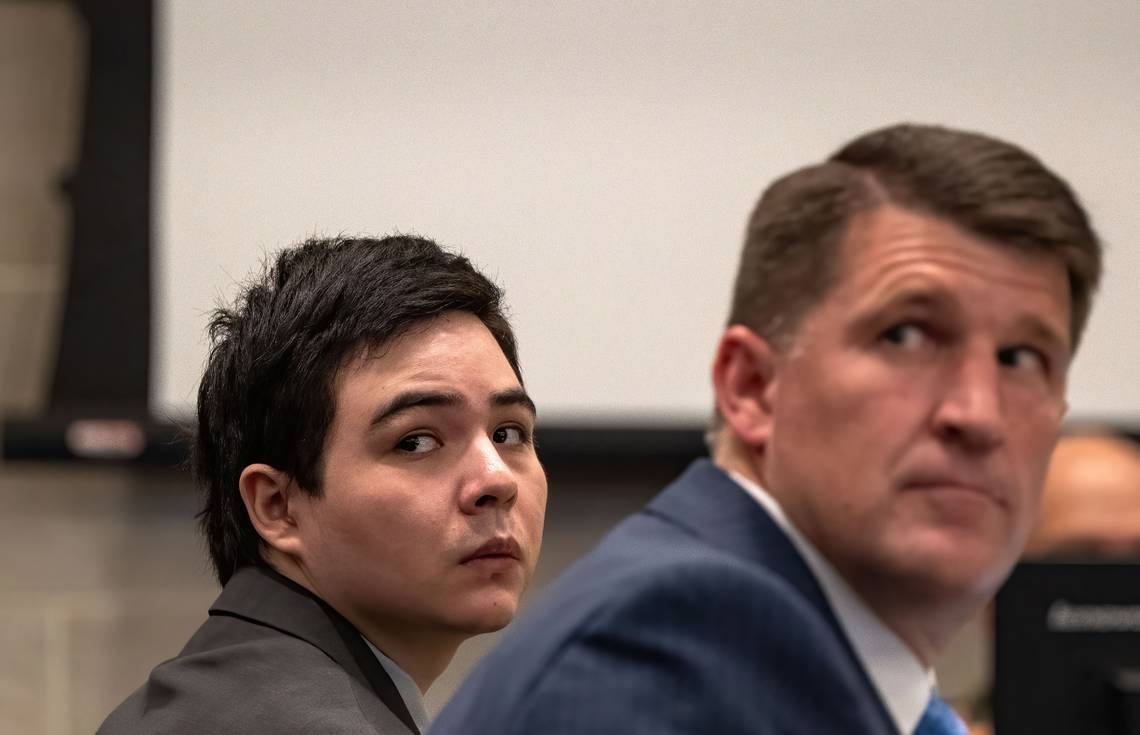 Experts detail Dominguez's mental slide in jail as Davis stabbing trial presses on