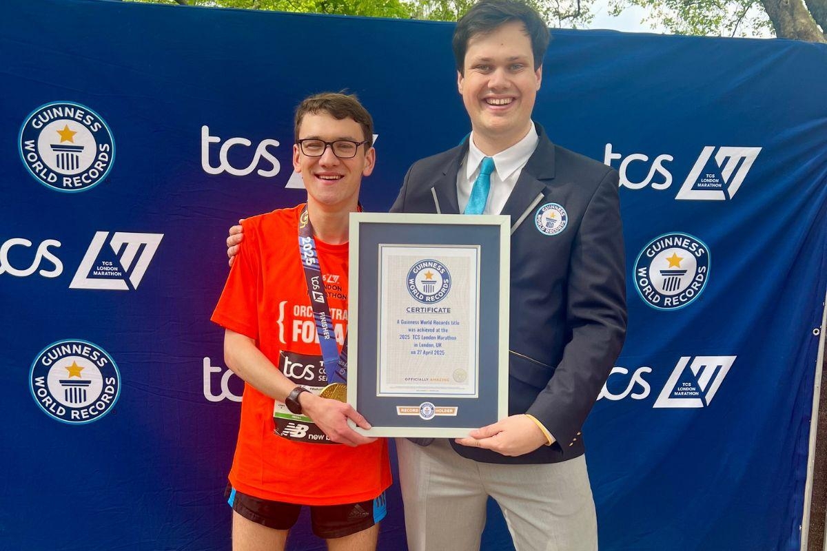 Teen breaks world record for being youngest ever to run London Marathon barefoot
