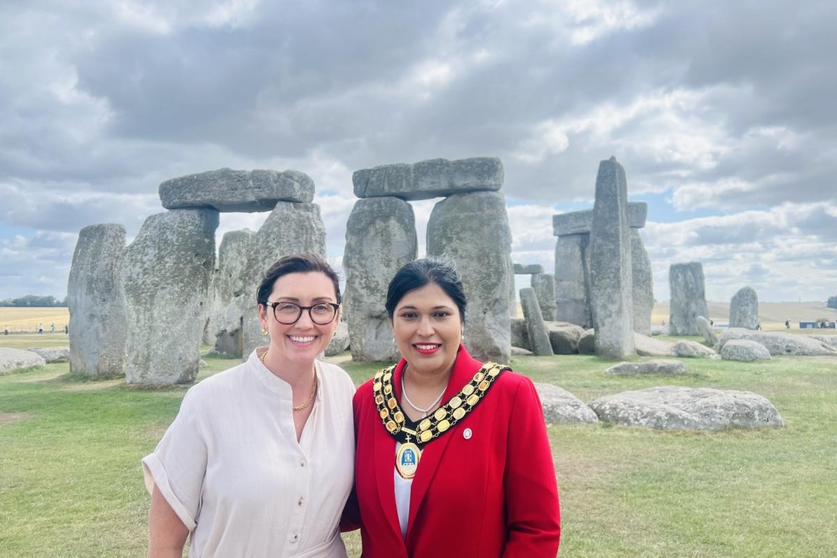 Historic day as Wiltshire town twins with American counterpart