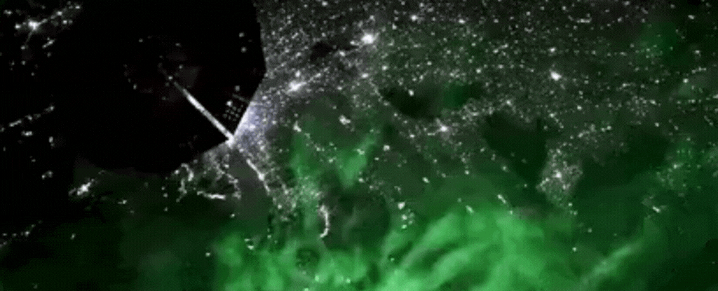 Astronaut Films 'Intensely Green' Aurora From Aboard The ISS