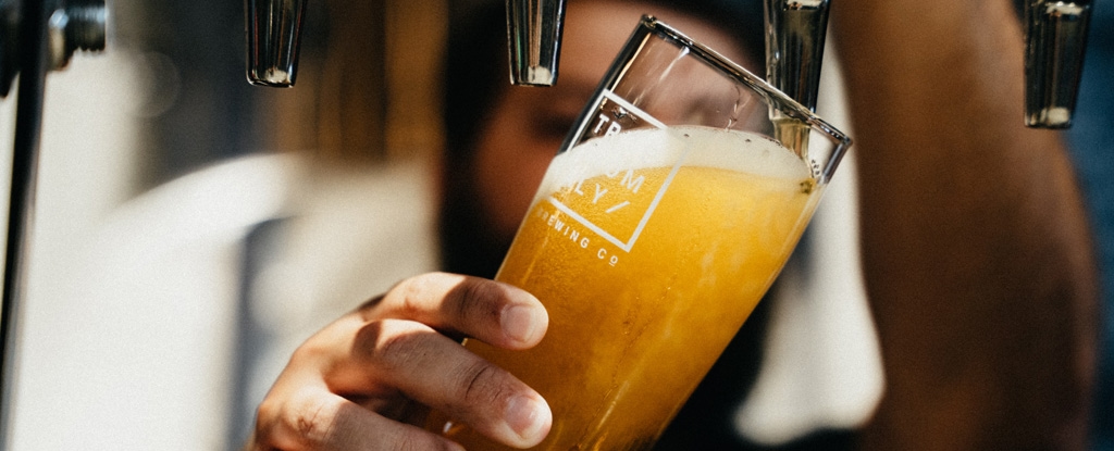 There's One Simple Method to Reduce Alcohol Intake, Scientists Say, And It Works