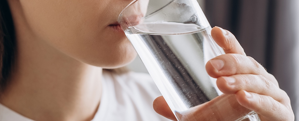 There's a Surprisingly Simple Way to Remove Microplastics From Drinking Water