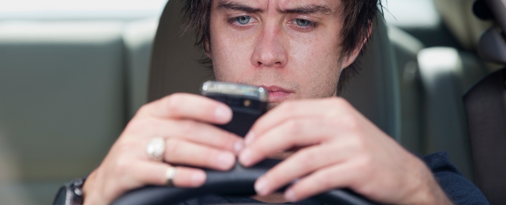 US Teen Drivers Admit to Looking at Their Phones For 21% of Every Trip